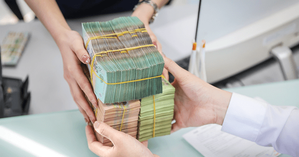 Một ngân hàng vừa tăng lãi suất tiết kiệm ở tất cả kỳ hạn sau thời gian dài nằm yên