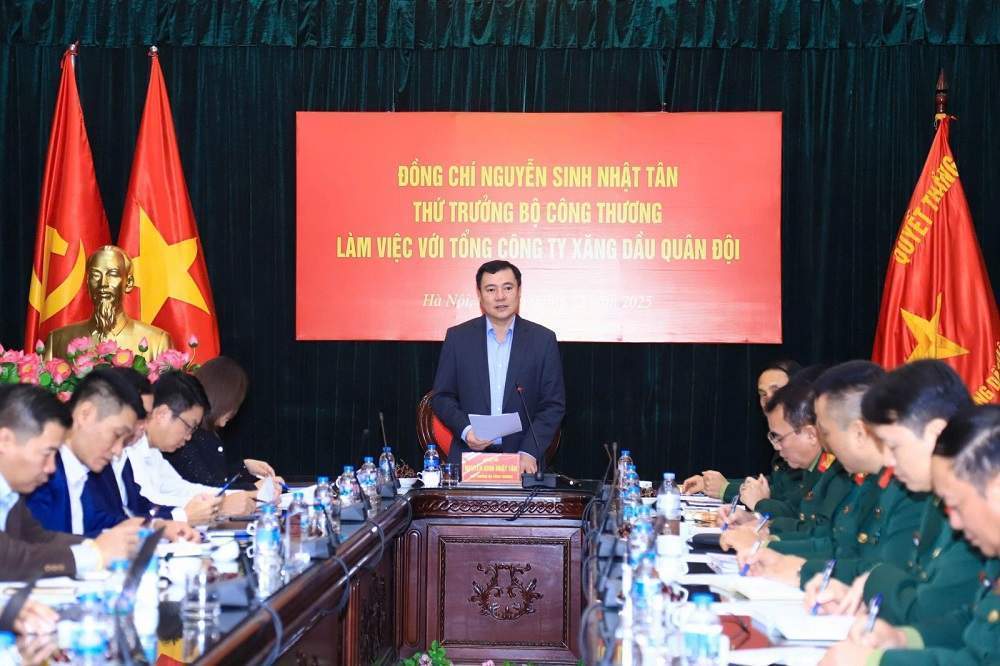 Chủ động tạo nguồn và chuyển đổi số để bảo đảm cung ứng xăng dầu năm 2026