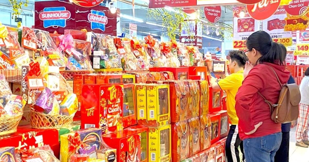 Hà Nội dự trữ hàng Tết Bính Ngọ 2026 tăng 10%-20%