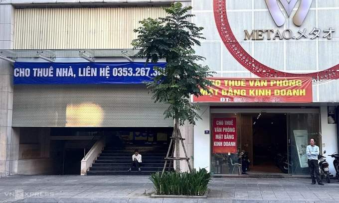 Hanoi, HCMC shophouses find fewer takers as businesses shift to online sales