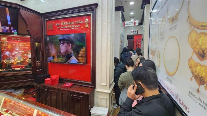 Mua bao nhiêu cũng có, khách ồ ạt kéo đến