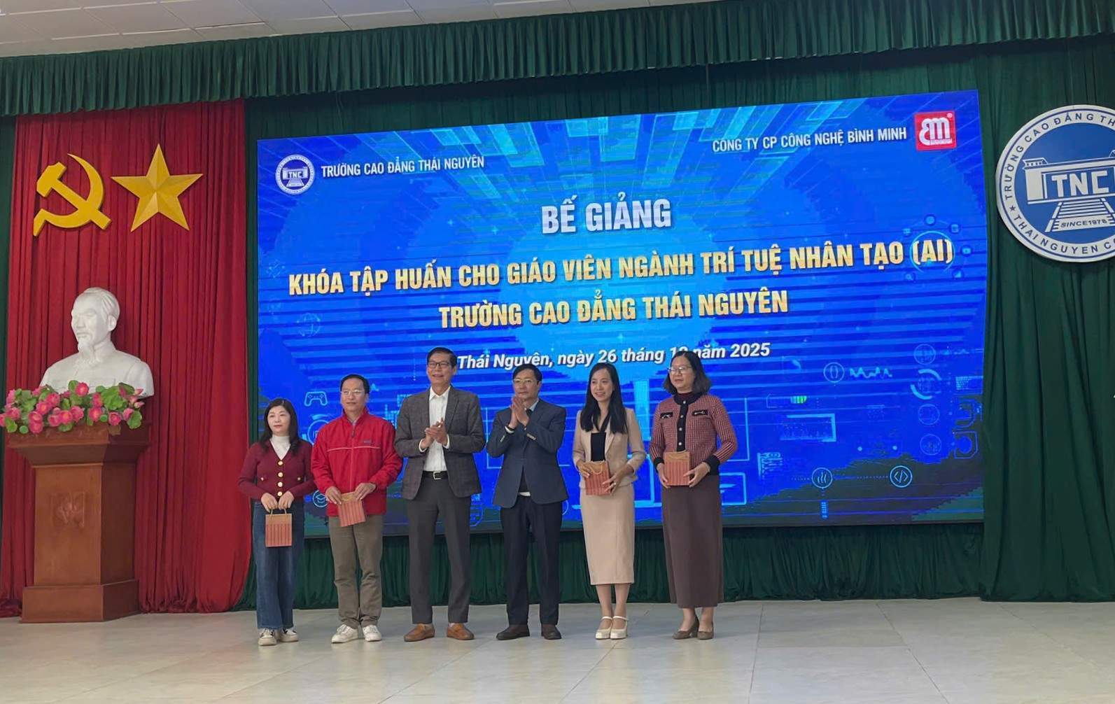 TNC bế giảng khóa tập huấn AI, đặt nền móng đào tạo nguồn nhân lực trí tuệ nhân tạo