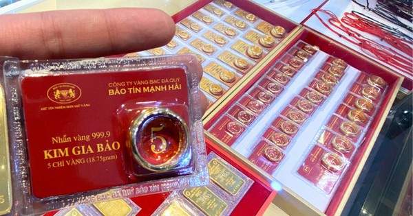 Giá vàng SJC, vàng nhẫn tiếp tục giảm tới 2 triệu đồng mỗi lượng