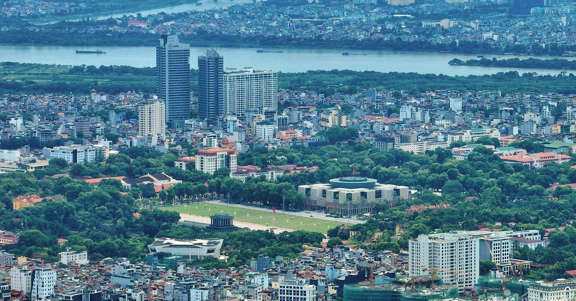 Đất đấu giá Hà Nội tấp nập lên sàn, tâm điểm ‘đất vàng’ phát giá 201 triệu/m2 
