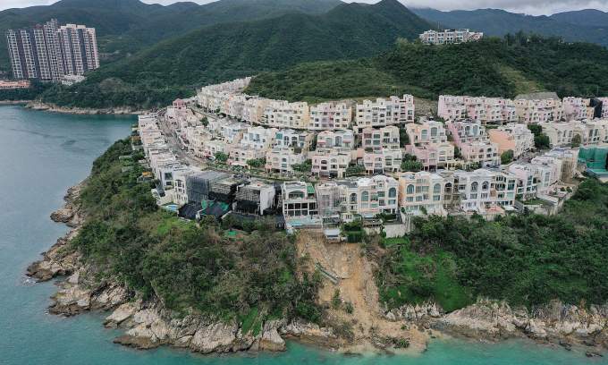 Nomura banker buys $9.6M Hong Kong luxury house