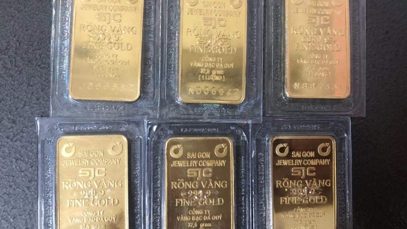 Vàng SJC chạm đỉnh 155,7 triệu đồng/lượng, nhẫn tăng vọt