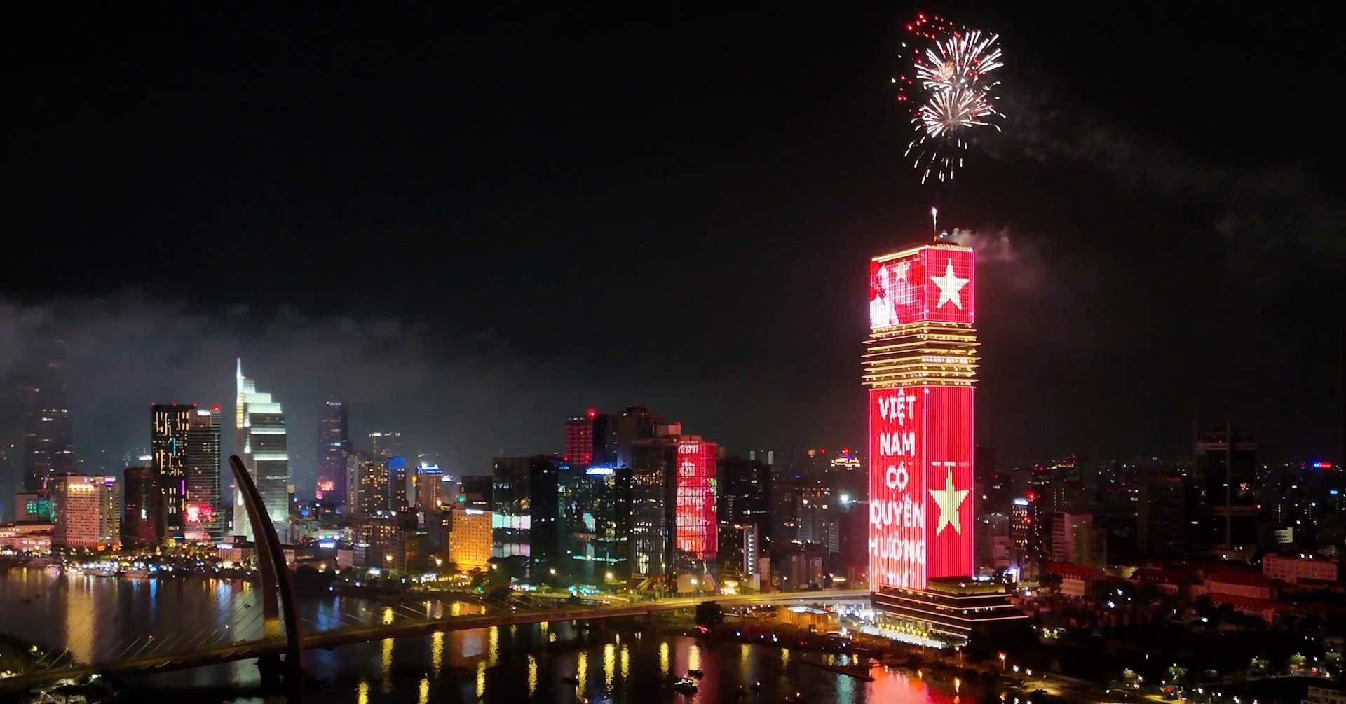 Saigon Marina IFC rực rỡ trong đêm Countdown chào năm mới 2026