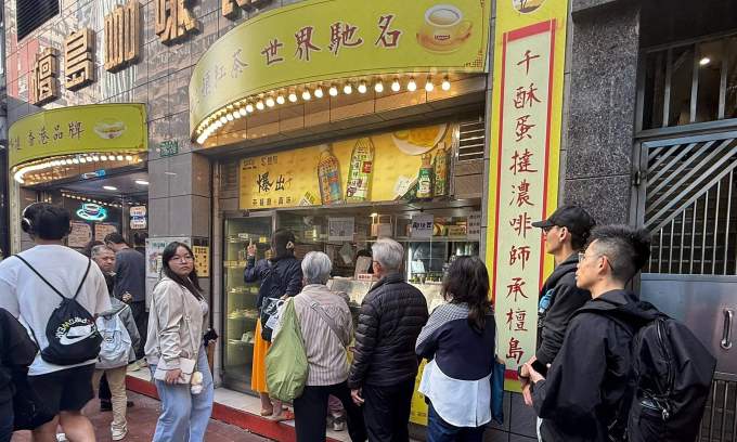 Customers flock to bid farewell to Hong Kong’s 80-year-old Honolulu Coffee Shop