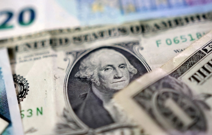 Dollar dips against dong - VnExpress International