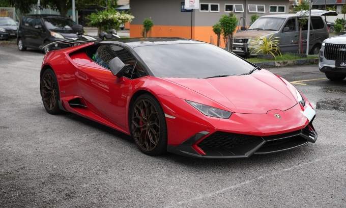 Malaysia seizes 1,050 luxury cars in traffic violations crackdown