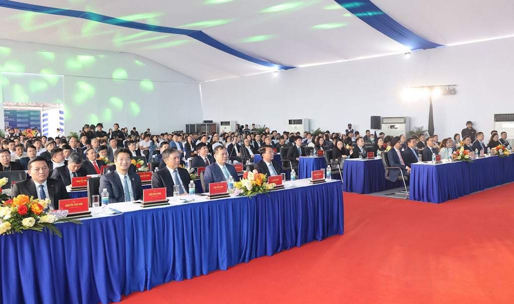 Các đại biểu dự Lễ khởi công. Ảnh: Viết Dư
