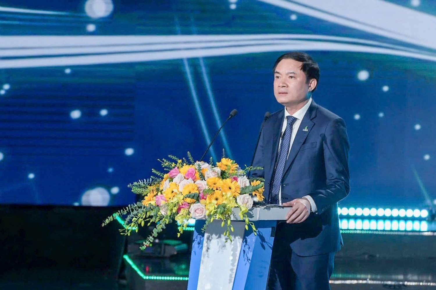 Chủ tịch HĐTV Petrovietnam Lê Ngọc Sơn nhấn mạnh, giá trị cốt lõi của chương trình không nằm ở con số 100 phòng thực hành giáo dục, mà ở tính bền vững và tác động lâu dài mà chương trình mang lại. Ảnh: Petrovietnam.