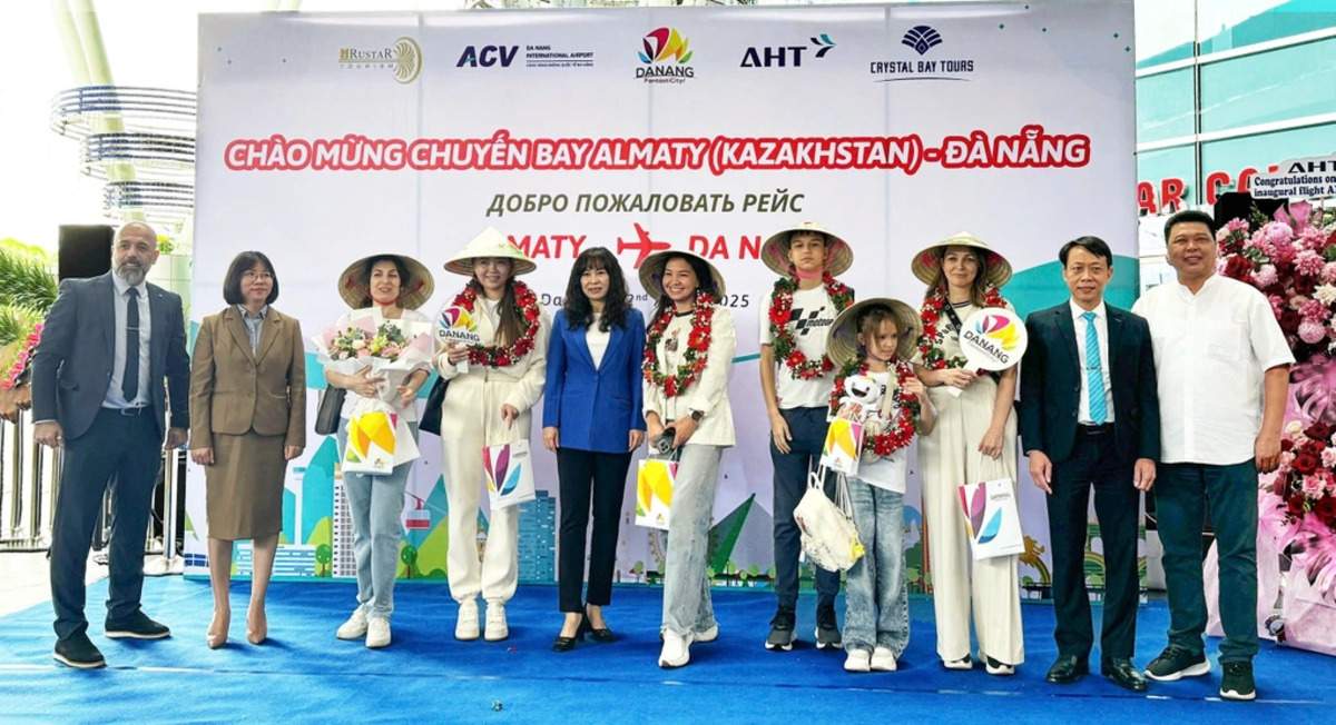 Chuyến bay charter đầu tiên từ Almaty đến Đà Nẵng ngày 2/4/2025 do Crystal Bay khai thác. Ảnh: CBAir.