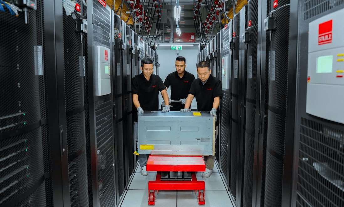 Hệ thống siêu máy tính B200 có hiệu năng lên tới 1,5 ExaFLOPs FP8, tương đương 1.500 triệu tỷ phép tính mỗi giây.