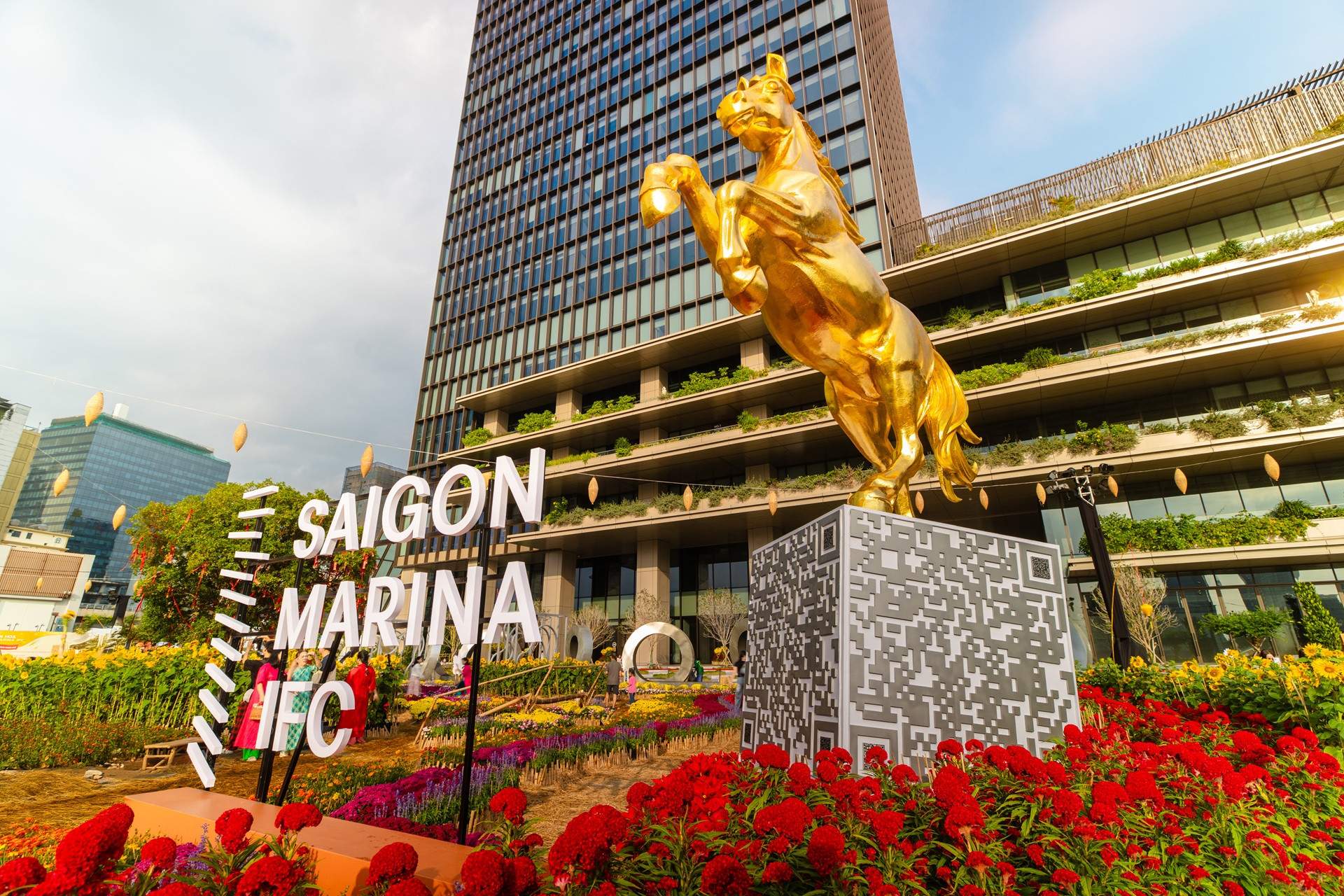 Công viên hoa Saigon Marina IFC rực rỡ sắc xuân