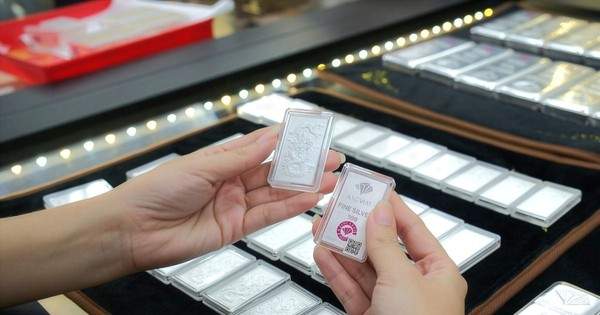Thoát khỏi cái "bóng" của vàng, thiết lập trật tự mới