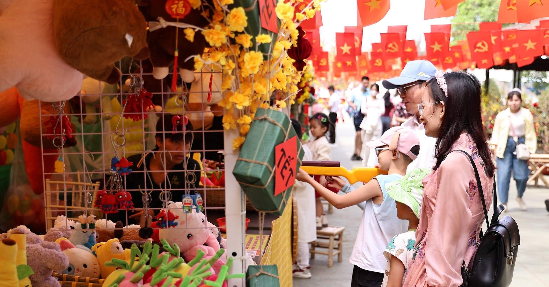 Đông đảo gia đình, cặp đôi cùng nhau đón Valentine ở Cần Giờ