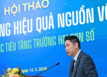 Ai chia sẻ vai trò gánh vốn với ngân hàng?