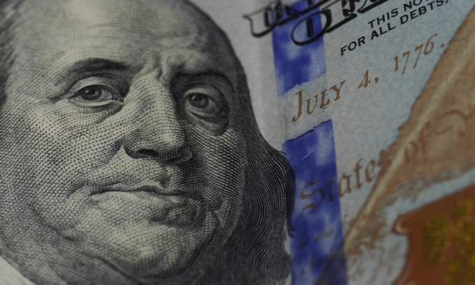Dollar dips against dong - VnExpress International