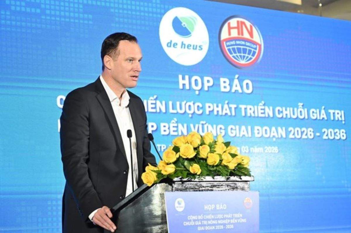 Ông Gabor Fluit: