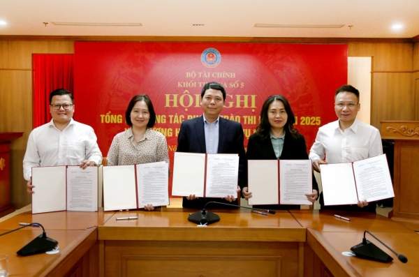 Khối Thi đua số 5 của Bộ Tài chính phát động và ký giao ước thi đua năm 2026