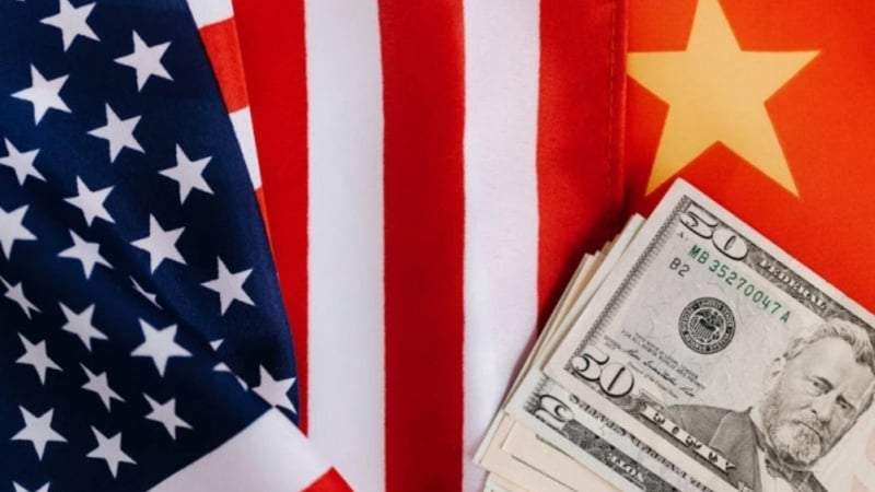 Thị trường chợ đen áp sát 27.000 đồng