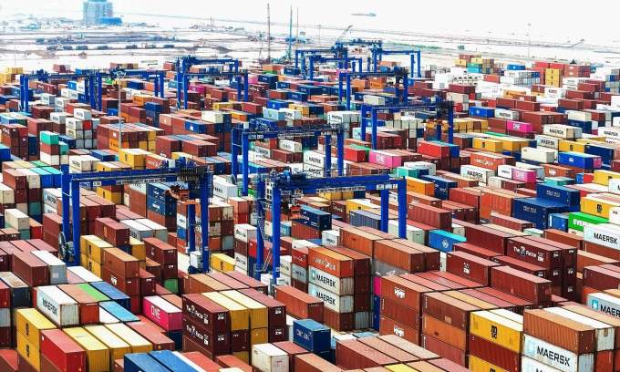 Vietnamese exporters face rising costs, delays as Middle East tensions disrupt Red Sea