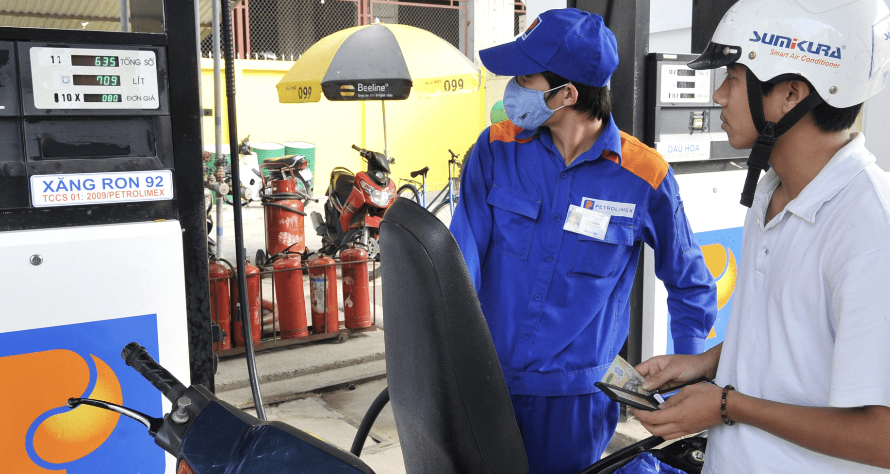 Xả mạnh quỹ bình ổn 4.000-5.000 đồng/lít, lý do giá xăng dầu vẫn tăng