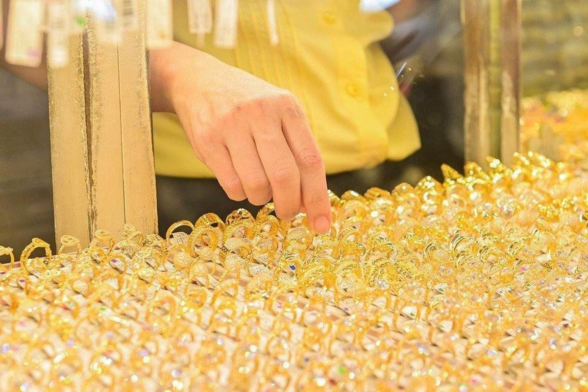 Nếu dầu lên 200 USD/thùng như Iran cảnh báo, giá vàng sẽ ra sao? Có nên tiếp tục xếp hàng mua vàng?