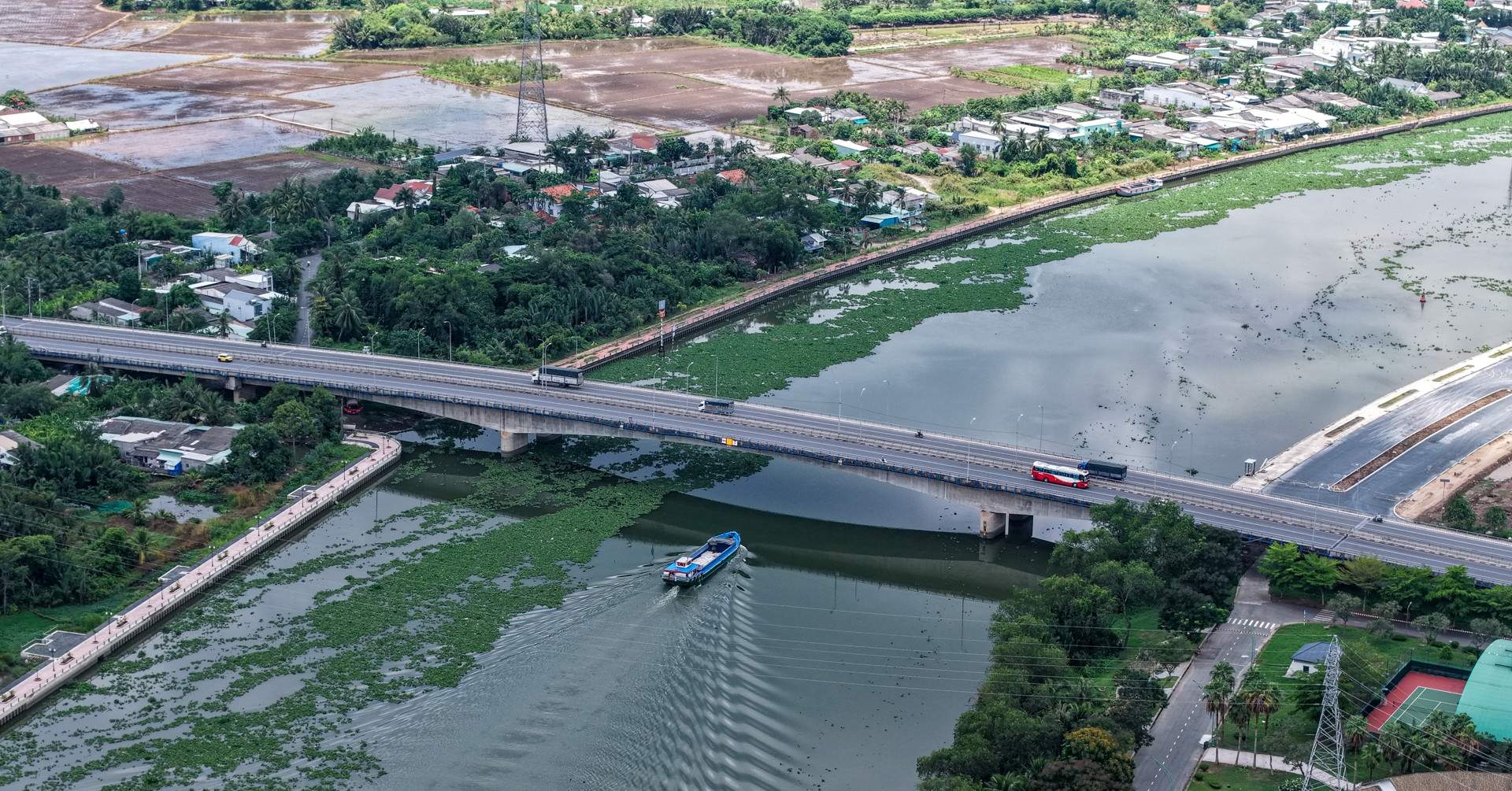 Chồng qua đời để lại toàn bộ 6 thửa đất cho con ở Tây Ninh, vợ kiện đòi chia
