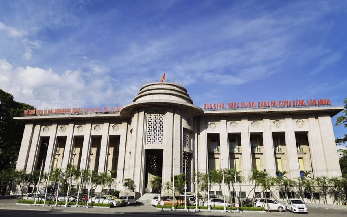 Lãi suất qua đêm tăng vọt lên 12%, Ngân hàng Nhà nước triển khai gói hỗ trợ 90.000 tỷ