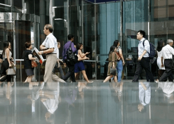 Fewer than half of fresh private university graduates in Singapore land full-time jobs within 6 months