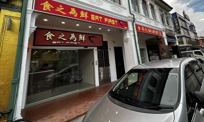 Singapore restaurant hit with one-star reviews for charging family $1.5 for outside drinks