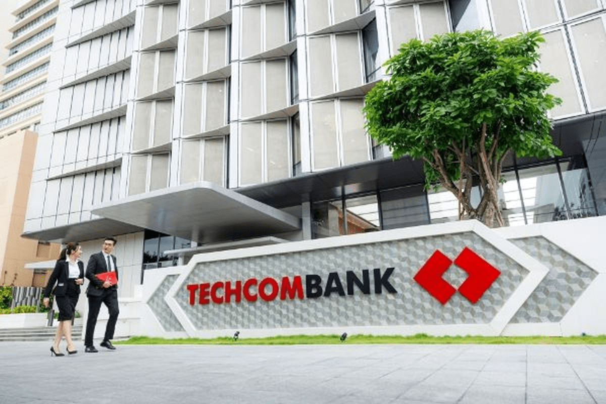 60% bằng cổ phiếu, 7% bằng tiền mặt