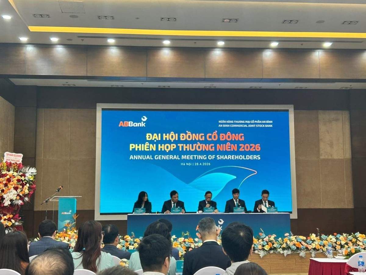 Trở lại làm Chủ tịch, ông Vũ Văn Tiền giao “phải làm thế nào tăng gấp đôi phúc lợi cho nhân viên”