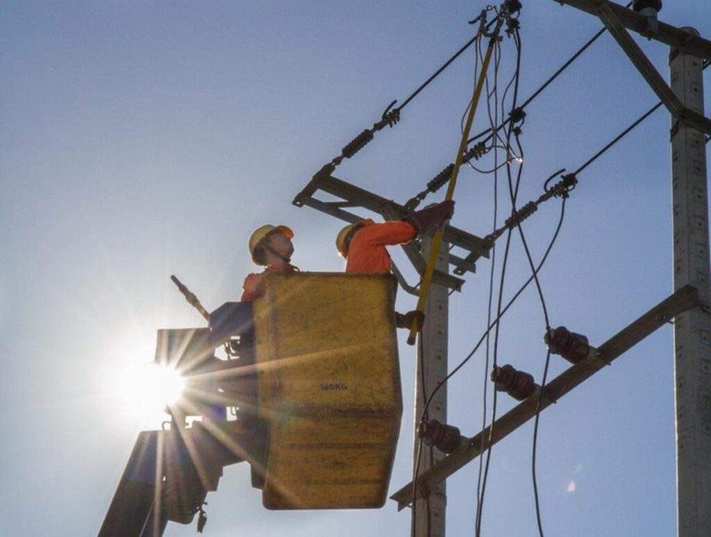 Áp lực lên toàn bộ hệ thống điện khi công suất cực đại vượt mốc 52.000 MW ngay từ đầu tháng 4 Áp lực lên toàn bộ hệ thống điện khi công suất cực đại vượt mốc 52.000 MW ngay từ đầu tháng 4