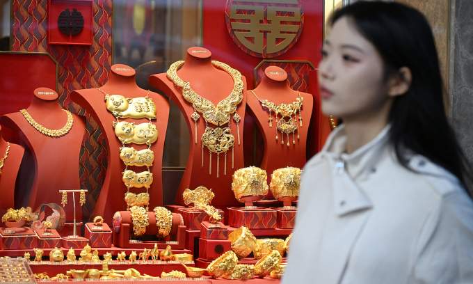 Asian heirs start managing family fortunes in their 20s