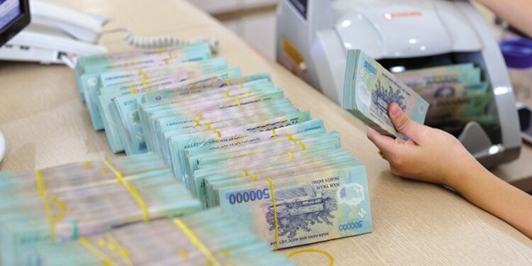 Banks strengthen provisions as bad debt risks re-emerge 1 Banks strengthen provisions as bad debt risks re-emerge
