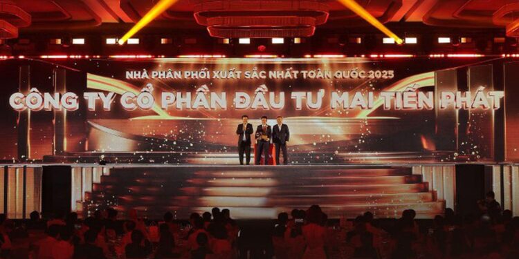 Cadivi tri ân hệ thống phân phối và đối tác với chủ đề ‘đồng hành dẫn đầu' 1 Cadivi tri ân hệ thống phân phối và đối tác với chủ đề ‘đồng hành dẫn đầu'