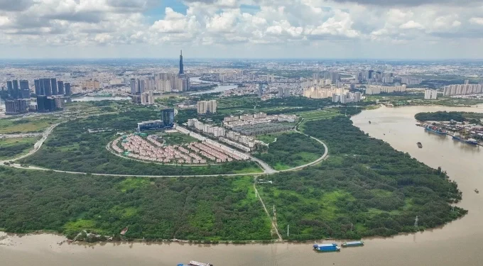 Can overseas Vietnamese obtain house ownership certificates in Vietnam?