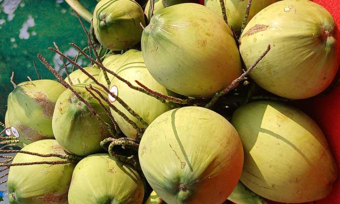 Coconut prices double as heatwave spurs demand