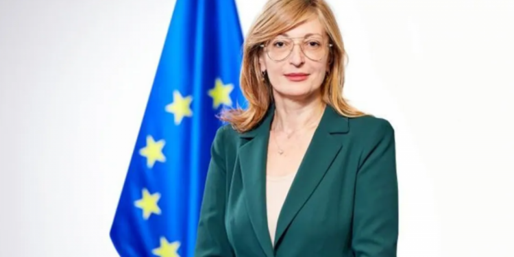 European Commissioner to discuss strengthening EU-Vietnam cooperation on science and technology 1 European Commissioner to discuss strengthening EU-Vietnam cooperation on science and technology