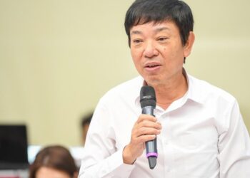Giá nhiên liệu tăng vọt, hãng bay cho nghỉ luân phiên như thời COVID-19, lương Chủ tịch giảm 50%