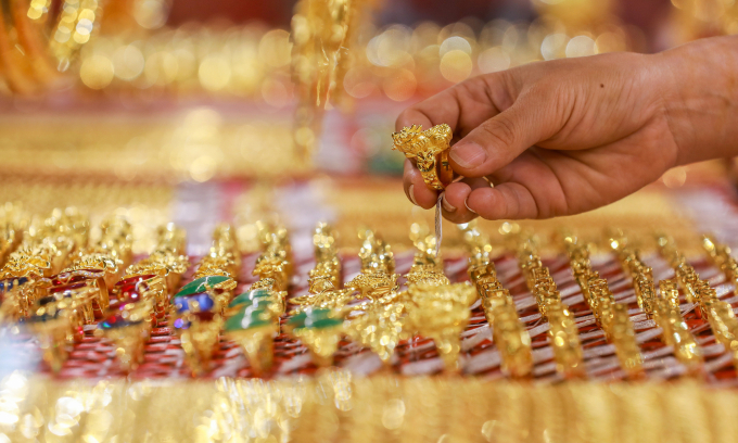 Gold prices gain - VnExpress International 3 Gold prices gain - VnExpress International