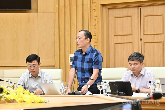 Hệ thống điện “căng mình” trước phụ tải tối và Siêu El Nino Hệ thống điện “căng mình” trước phụ tải tối và Siêu El Nino