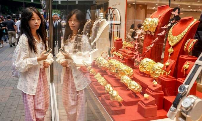 Hong Kong plans to revive gold futures amid rising demand