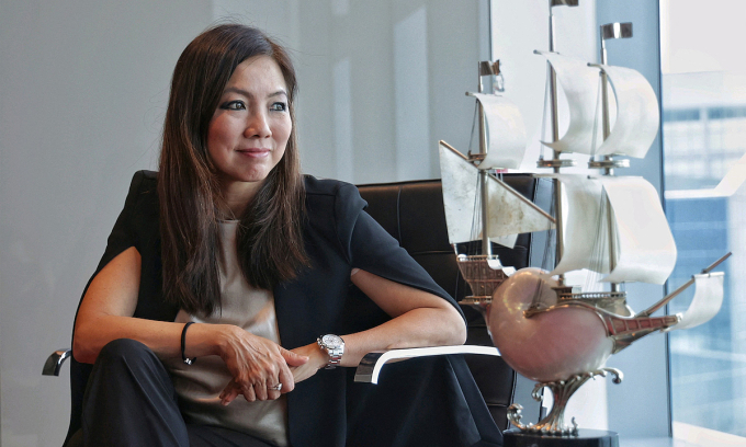 How did Singapore biggest lender DBS’s stock perform before CEO Tan Su Shan sold 100,000 shares? 3 How did Singapore biggest lender DBS’s stock perform before CEO Tan Su Shan sold 100,000 shares?