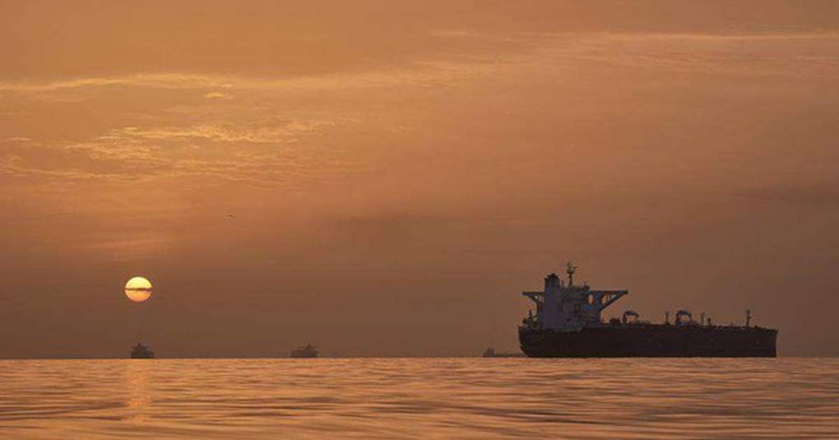 Iran hành động “gắt”, tàu hàng trúng đòn ở eo biển Hormuz