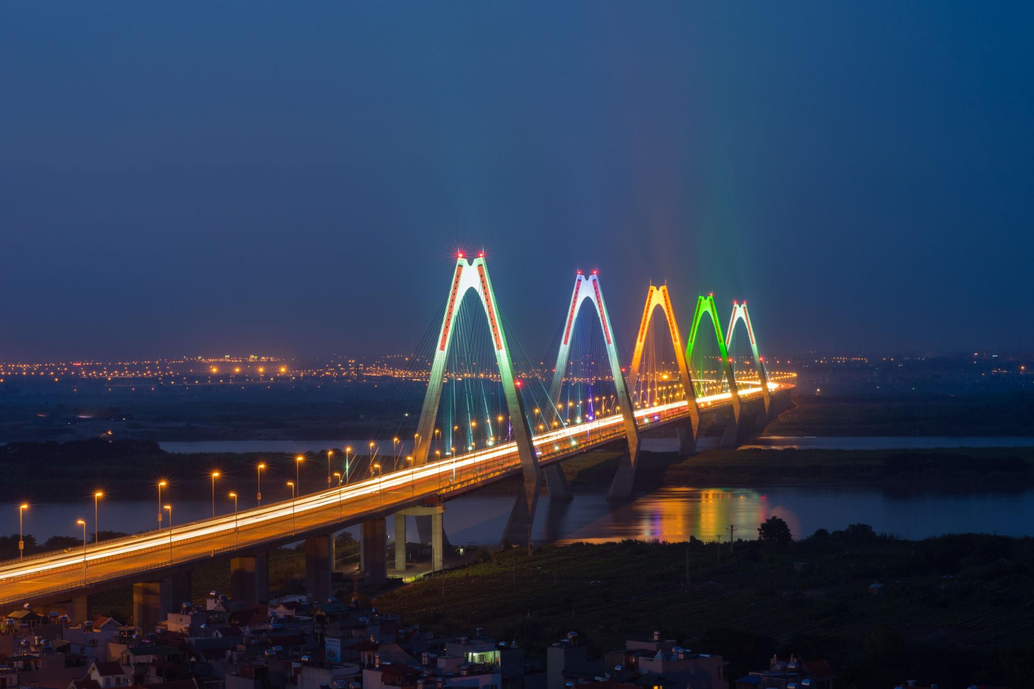 Khi hạ tầng tái định hình không gian Hà Nội 5 Quy hoạch mới cho thấy rõ nét vai trò của sông Hồng với Thủ đô. Ảnh minh hoạ cầu Nhật Tân.