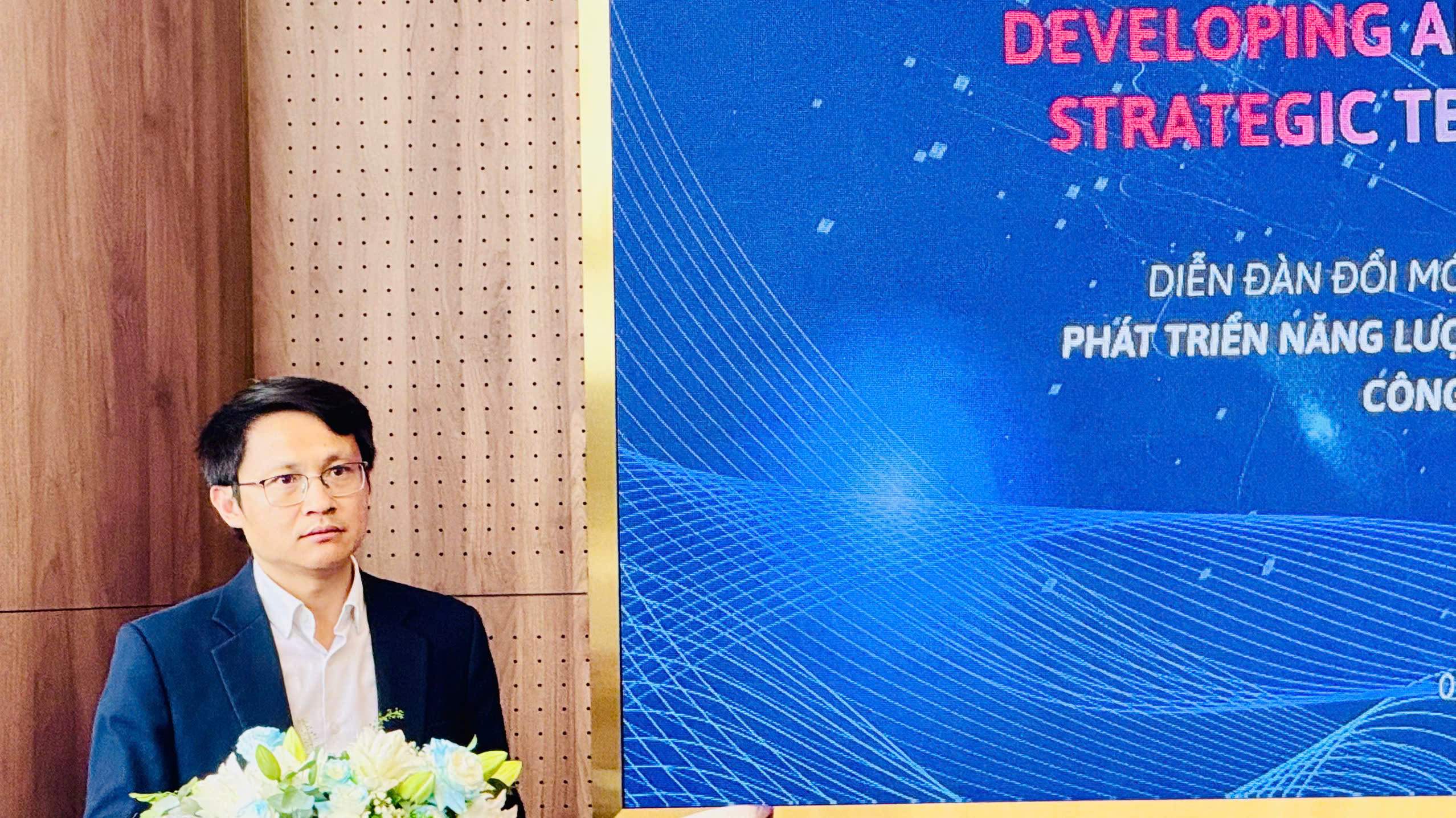 Ông Võ Xuân Hoài, Phó Giám đốc Trung tâm Đổi mới sáng tạo Quốc gia (NIC), phát biểu tại Diễn đàn.